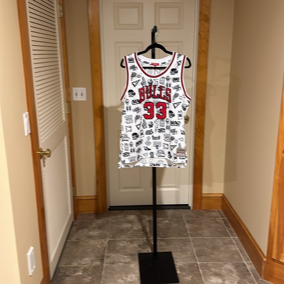 Scottie Pippen Chicago Bulls Women’s 1997 Doodle Swingman Reproaz Jersey – White - Picture 5 of 16